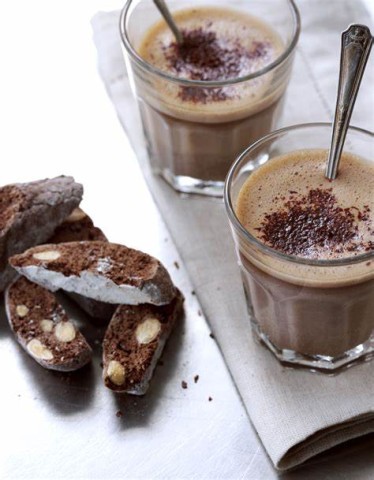 CHOCOLAT CHAUD AU PIMENT ET SA VERSION VIENNOIS AUX ÉPICES AFRICAINES